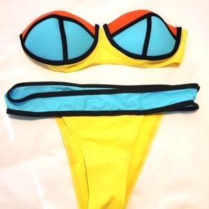 Multi Color Strapless Cheeky Bikini